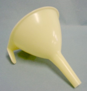 Nálevka 12 cm plast